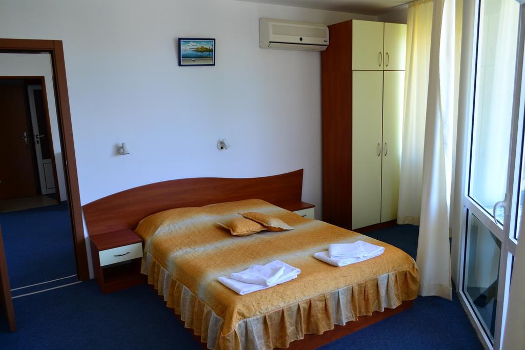 Saint George Family Hotel Lozenets Habitación foto